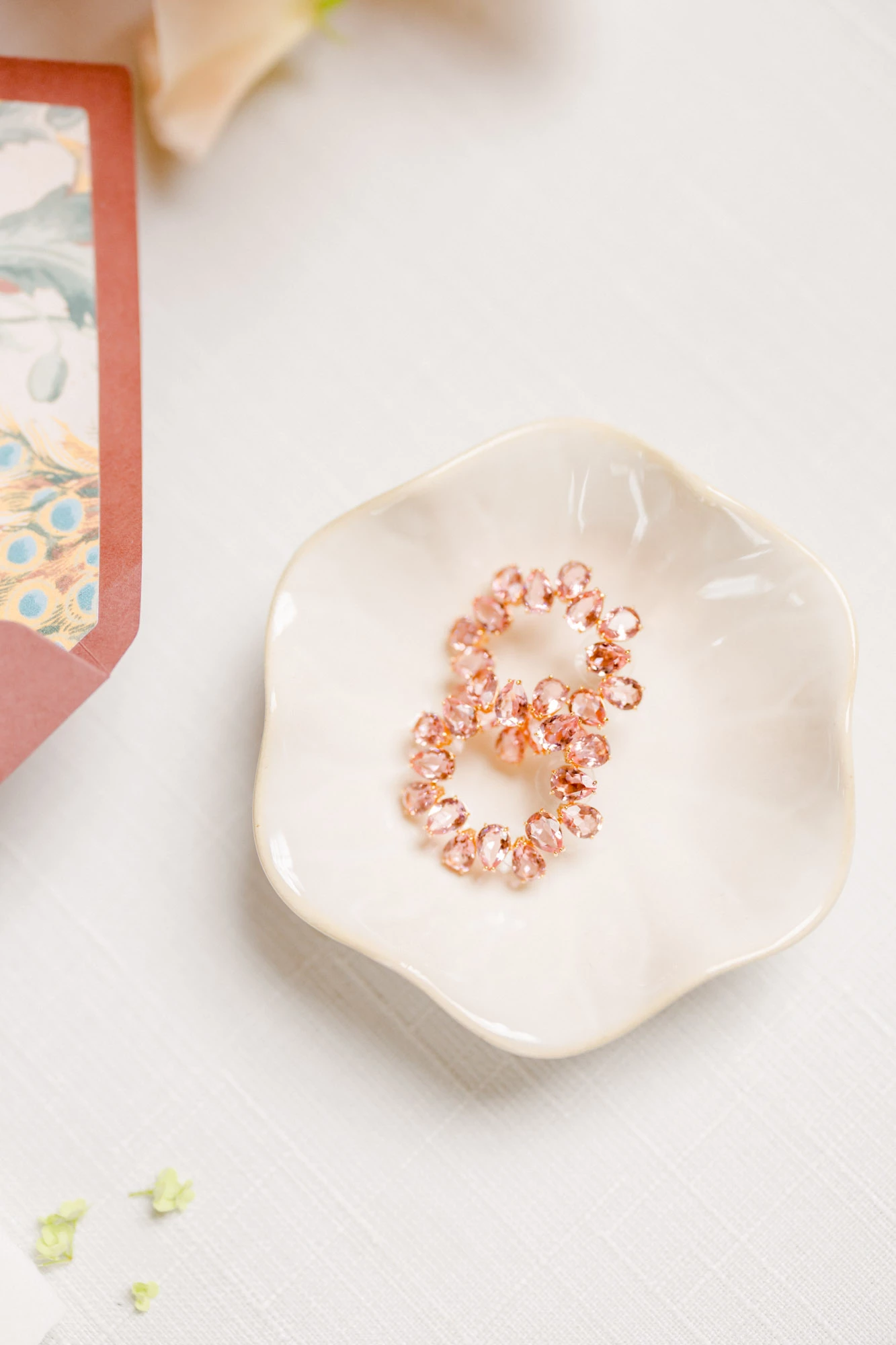 rose boucle porcelaine artisanat bouton